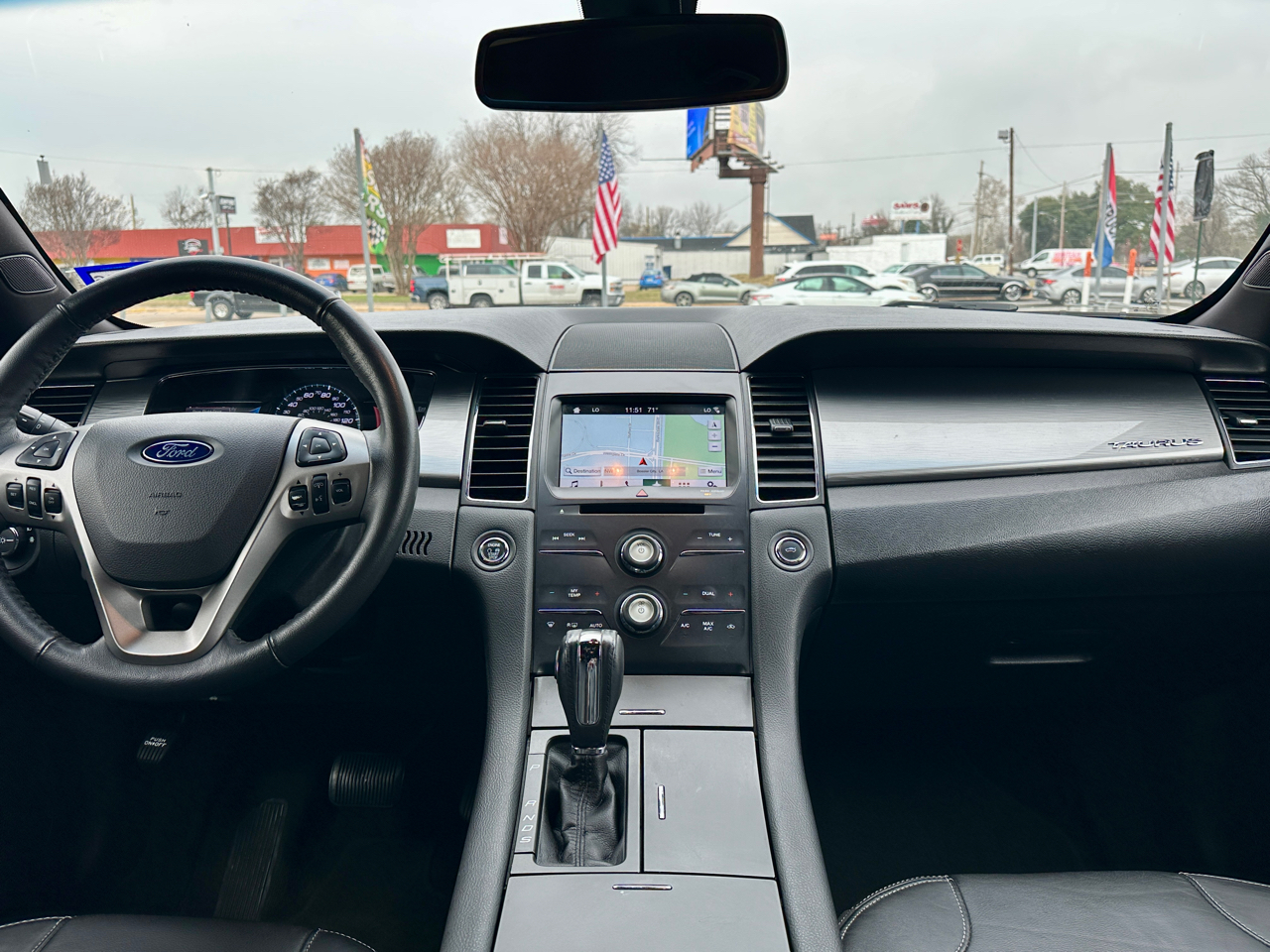 Ford Taurus 4dr Sdn SEL 2017