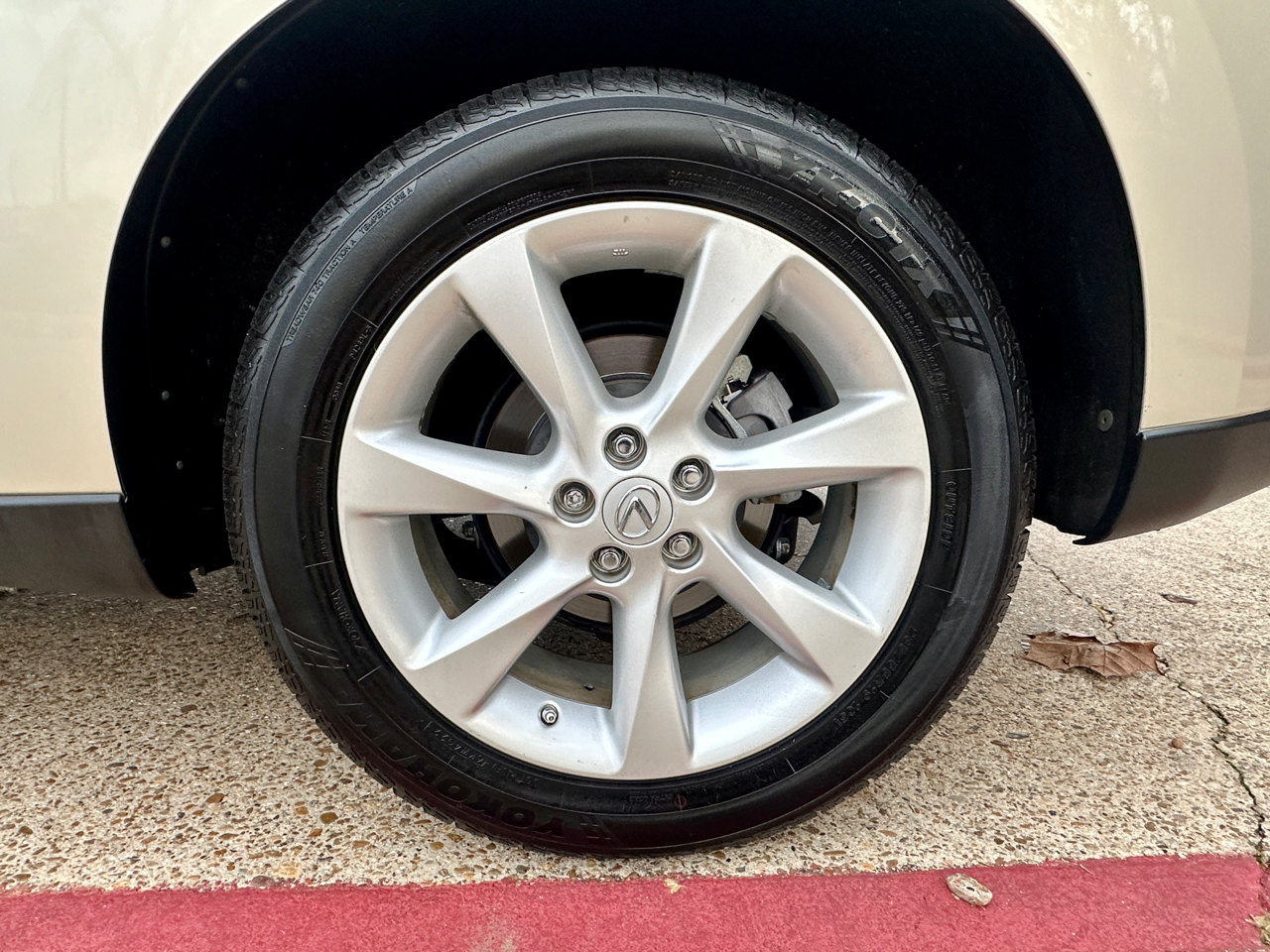 Lexus RX 350 Base 4D SUV FWD 2012