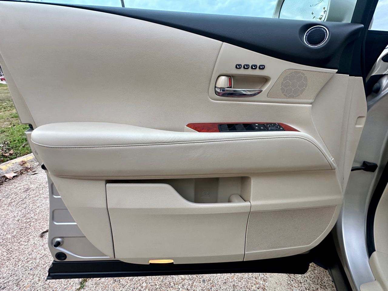 Lexus RX 350 Base 4D SUV FWD 2012