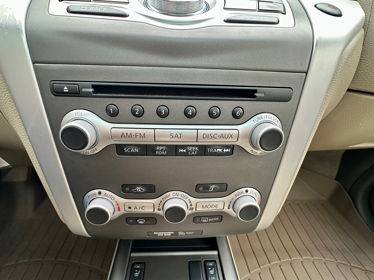 Nissan Murano AWD 4dr LE 2011