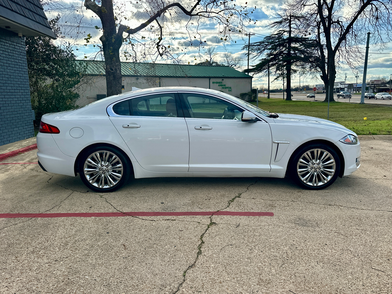 Jaguar XF 4dr Sdn Luxury 2013