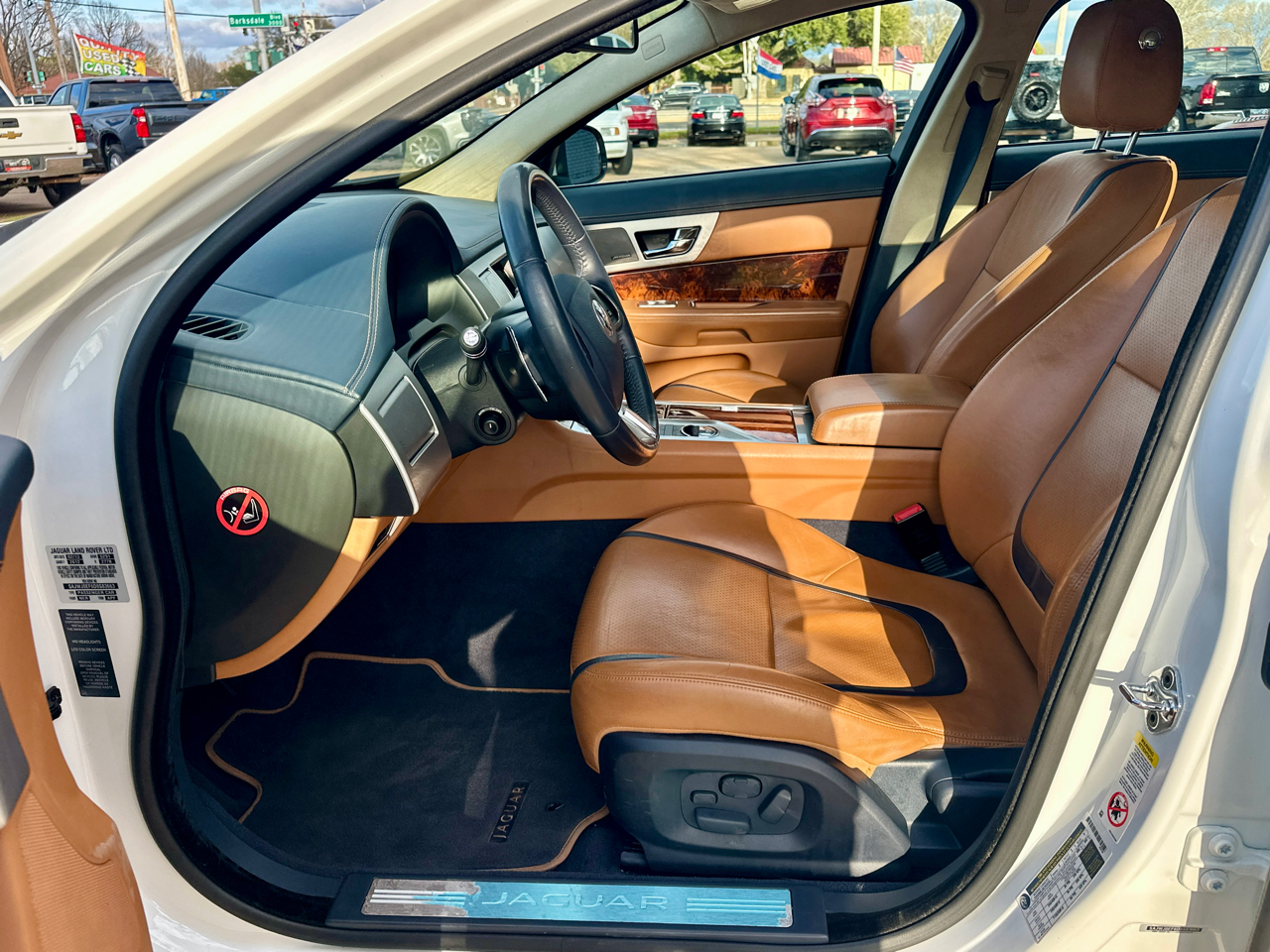 Jaguar XF 4dr Sdn Luxury 2013