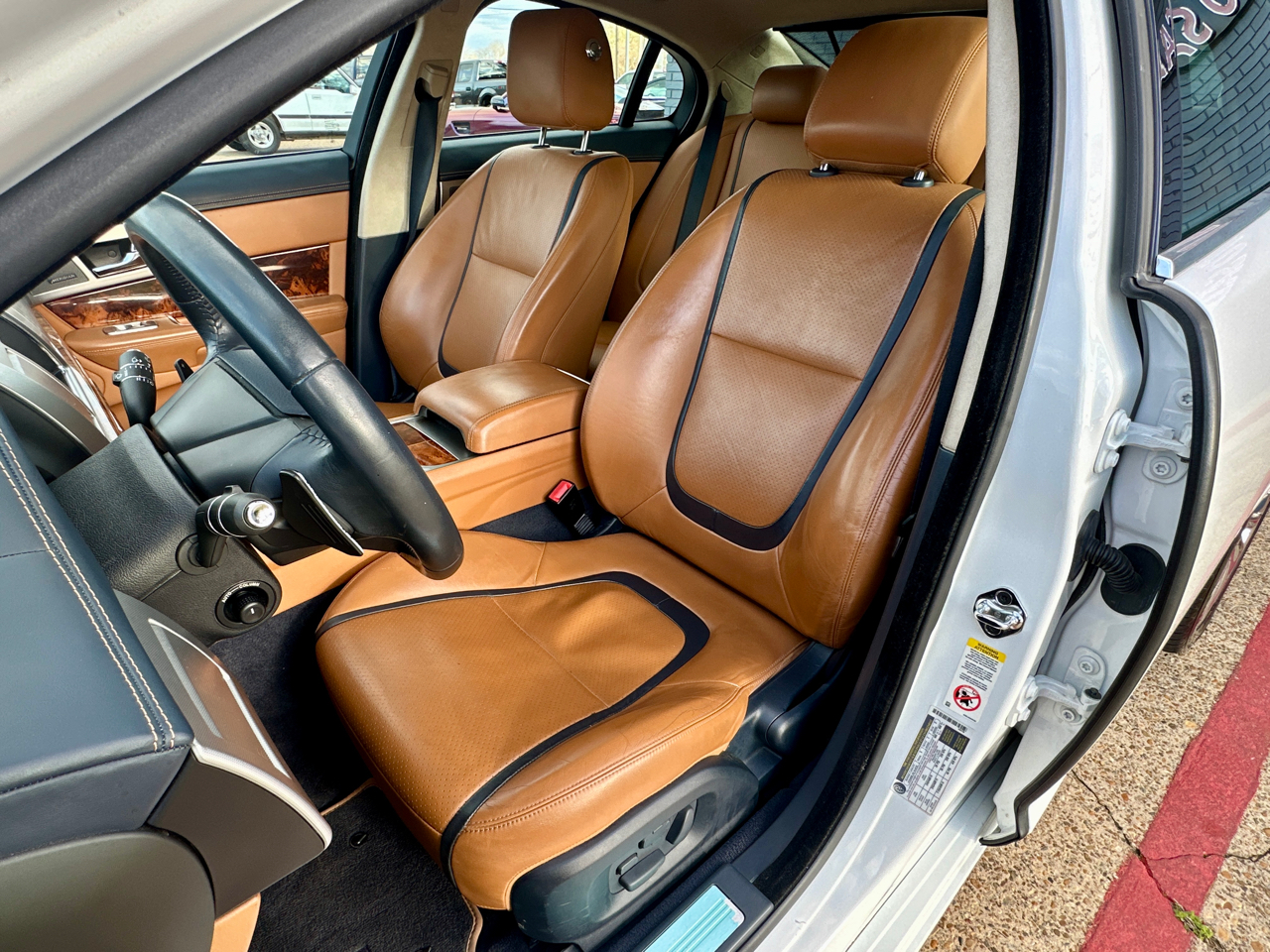 Jaguar XF 4dr Sdn Luxury 2013