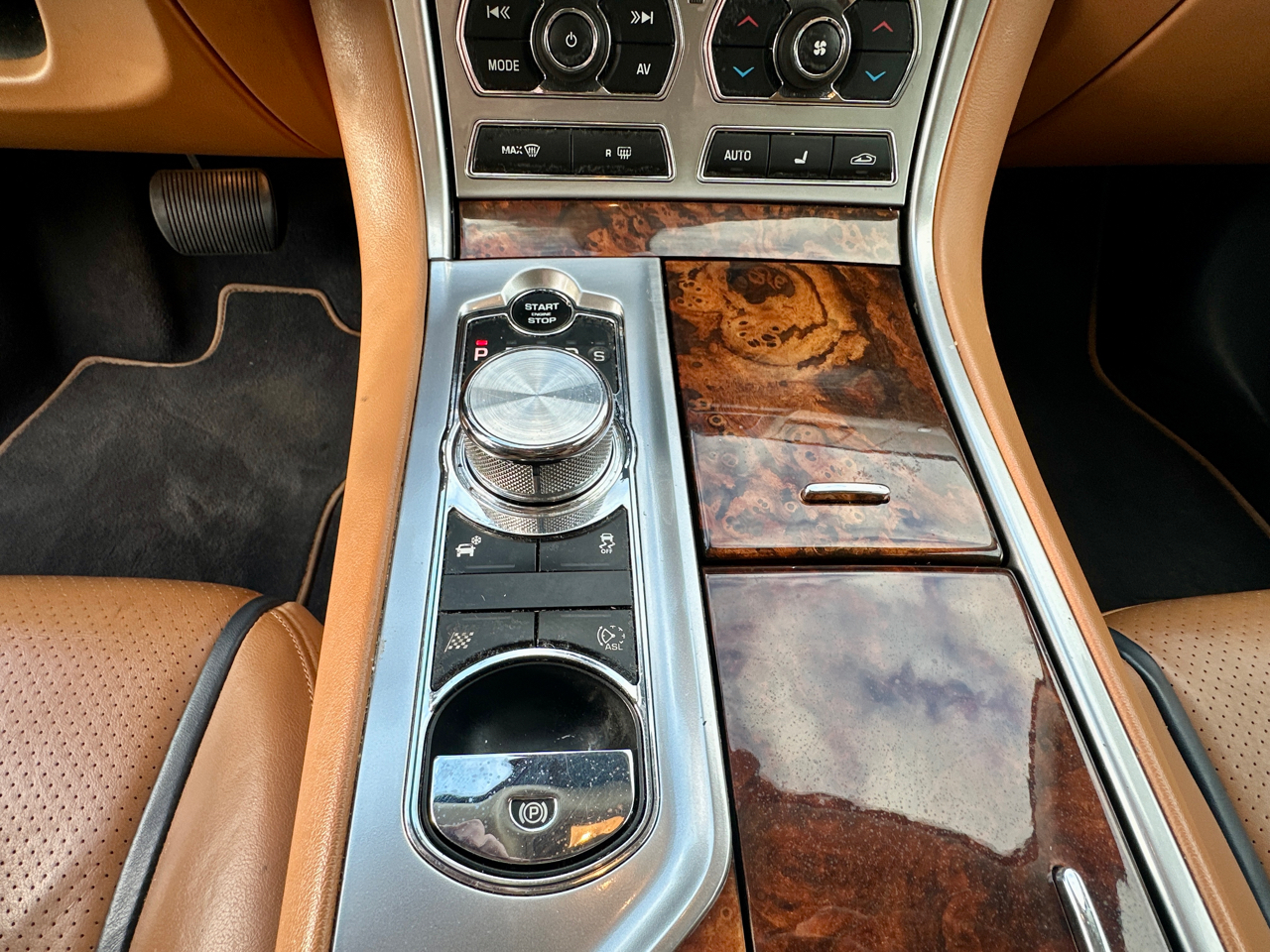 Jaguar XF 4dr Sdn Luxury 2013