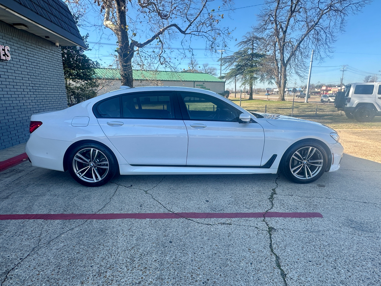 BMW 740i Base 2018