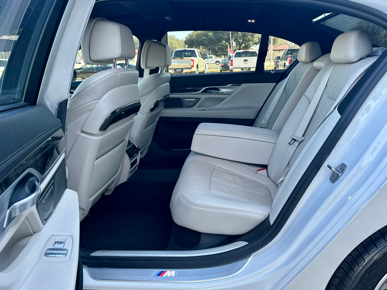 BMW 740i Base 2018