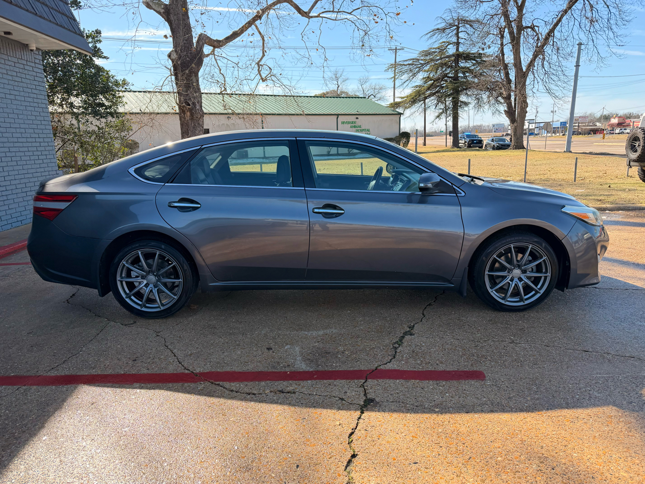 Toyota Avalon 4dr Sdn Limited (Natl) 2013