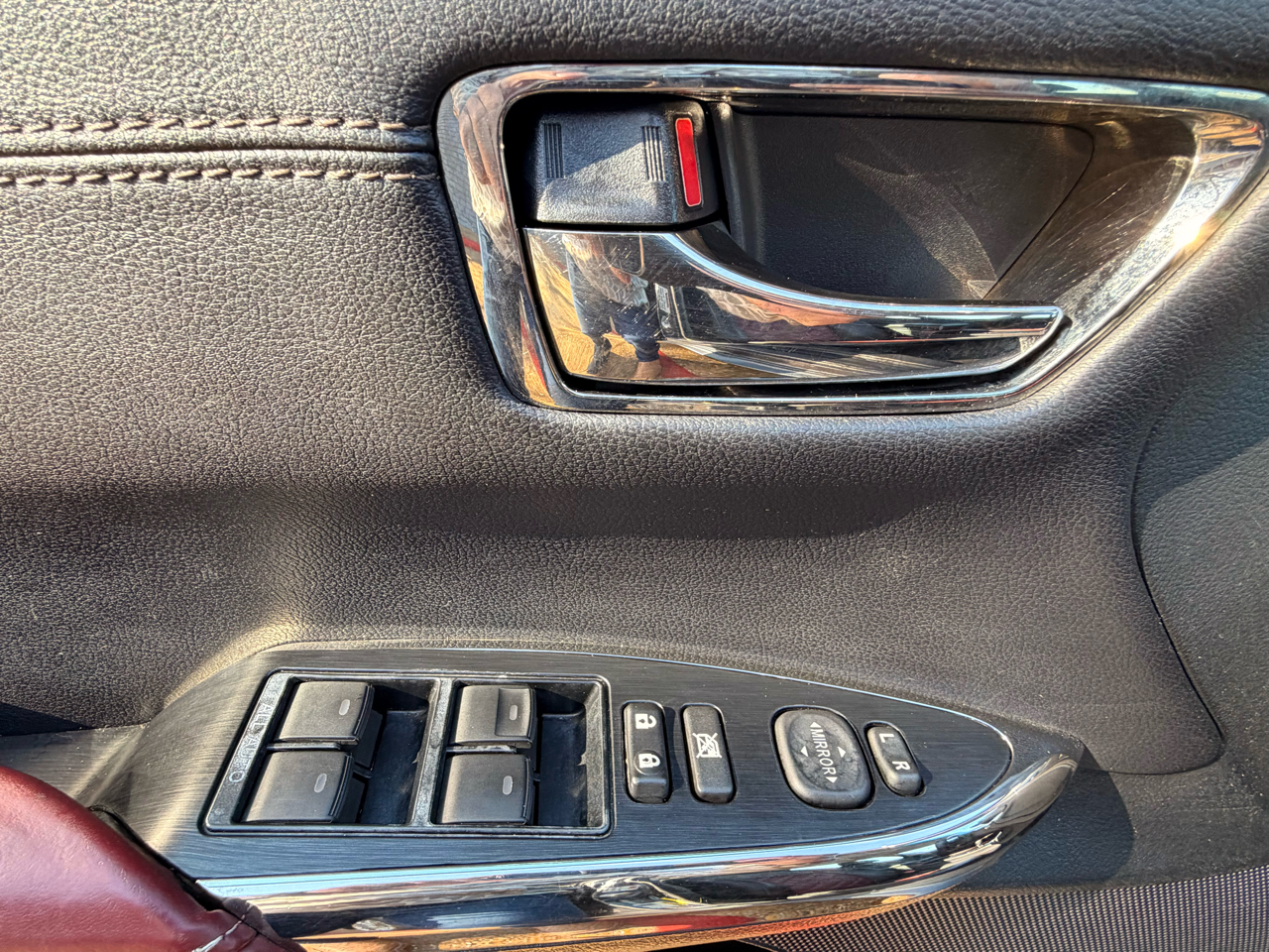 Toyota Avalon 4dr Sdn Limited (Natl) 2013