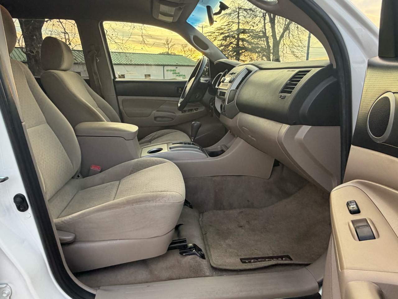 Toyota Tacoma 2WD Access Cab V6 AT SR5 (Natl) 2007