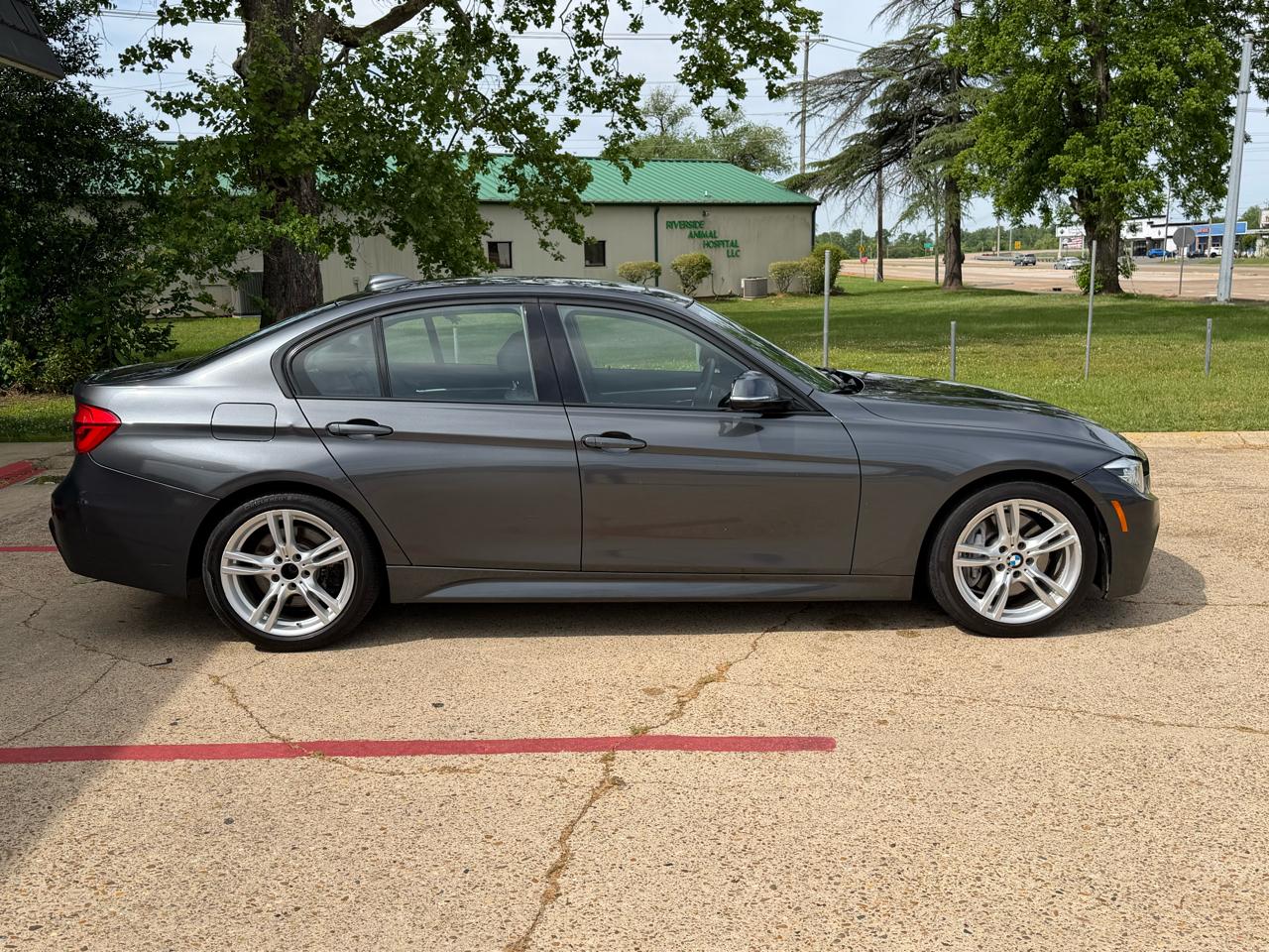 BMW 3-Series 330i 4D Sedan 2017