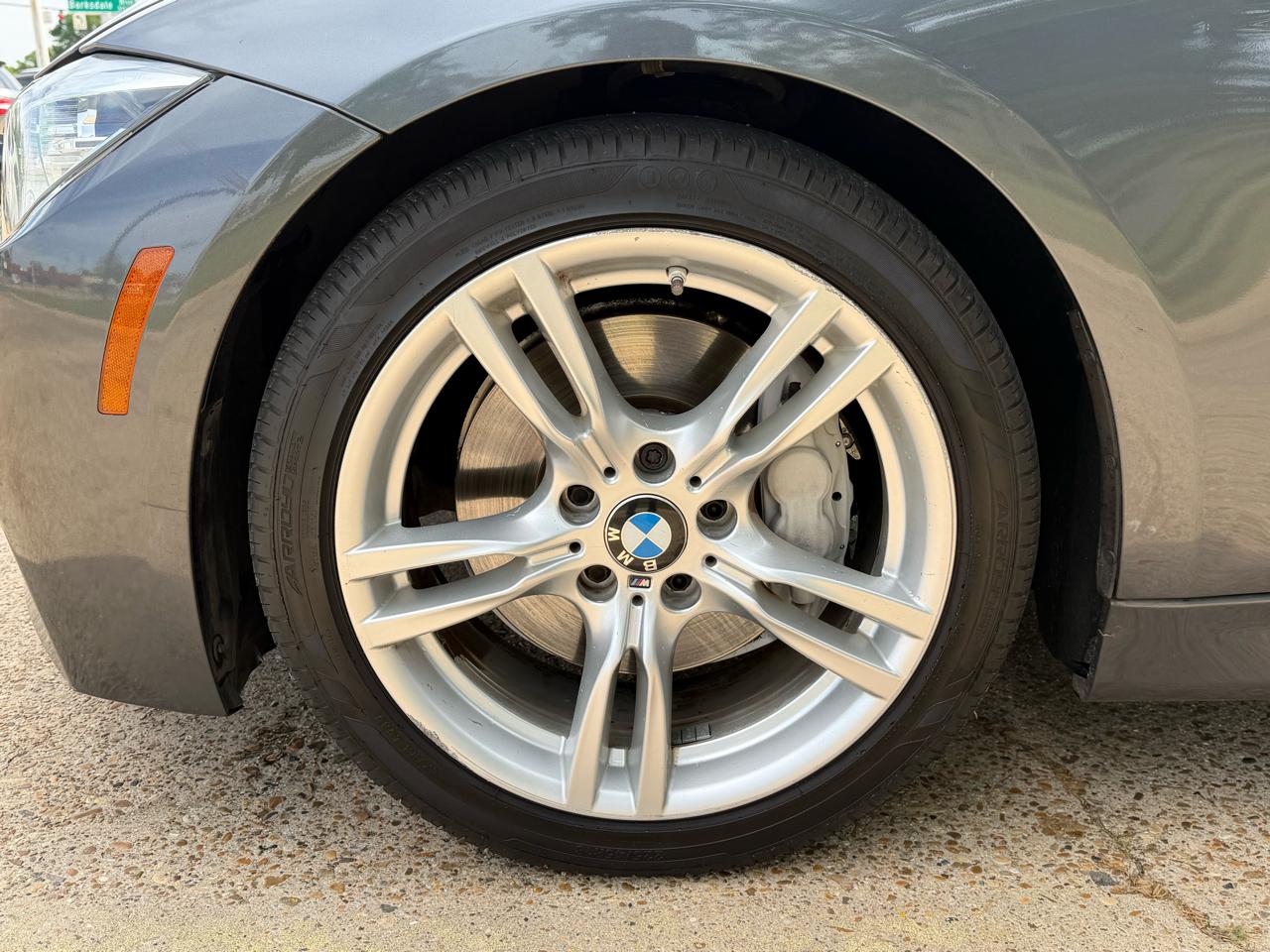 BMW 3-Series 330i 4D Sedan 2017