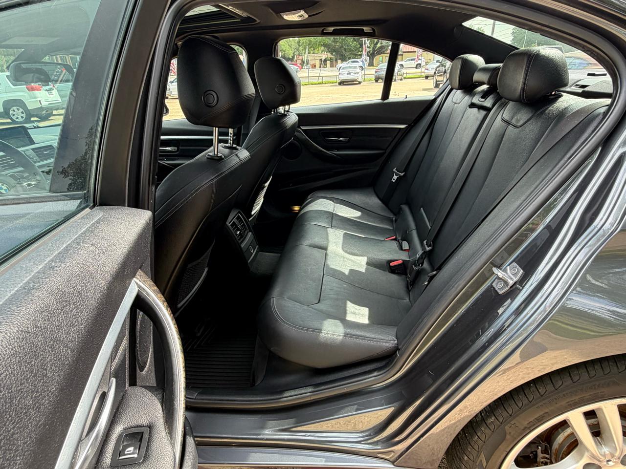 BMW 3-Series 330i 4D Sedan 2017