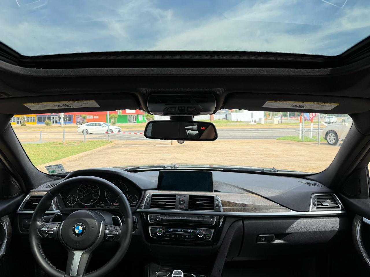 BMW 3-Series 330i 4D Sedan 2017