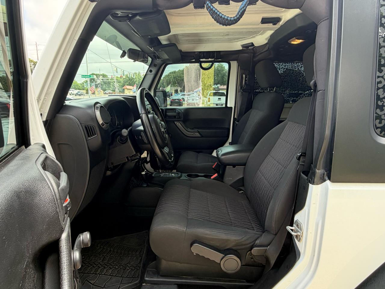 Jeep Wrangler Sahara Unlimited 2012