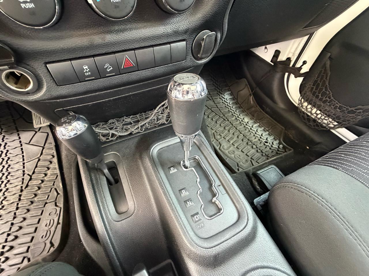 Jeep Wrangler Sahara Unlimited 2012