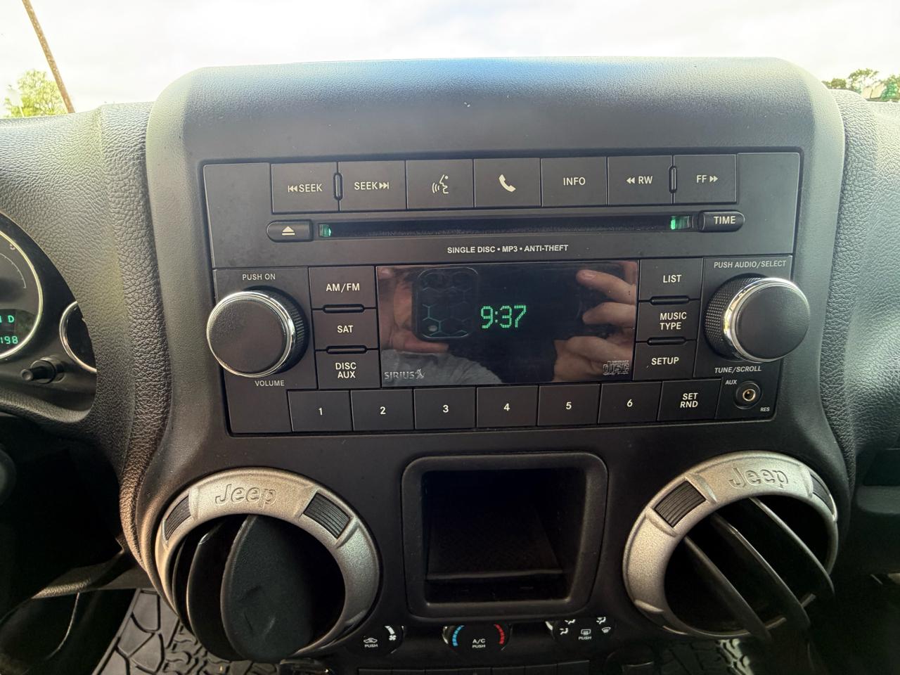 Jeep Wrangler Sahara Unlimited 2012