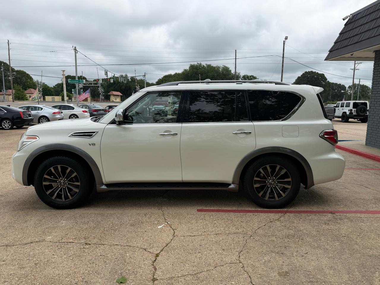 Nissan Armada 2WD 4dr Platinum 2017