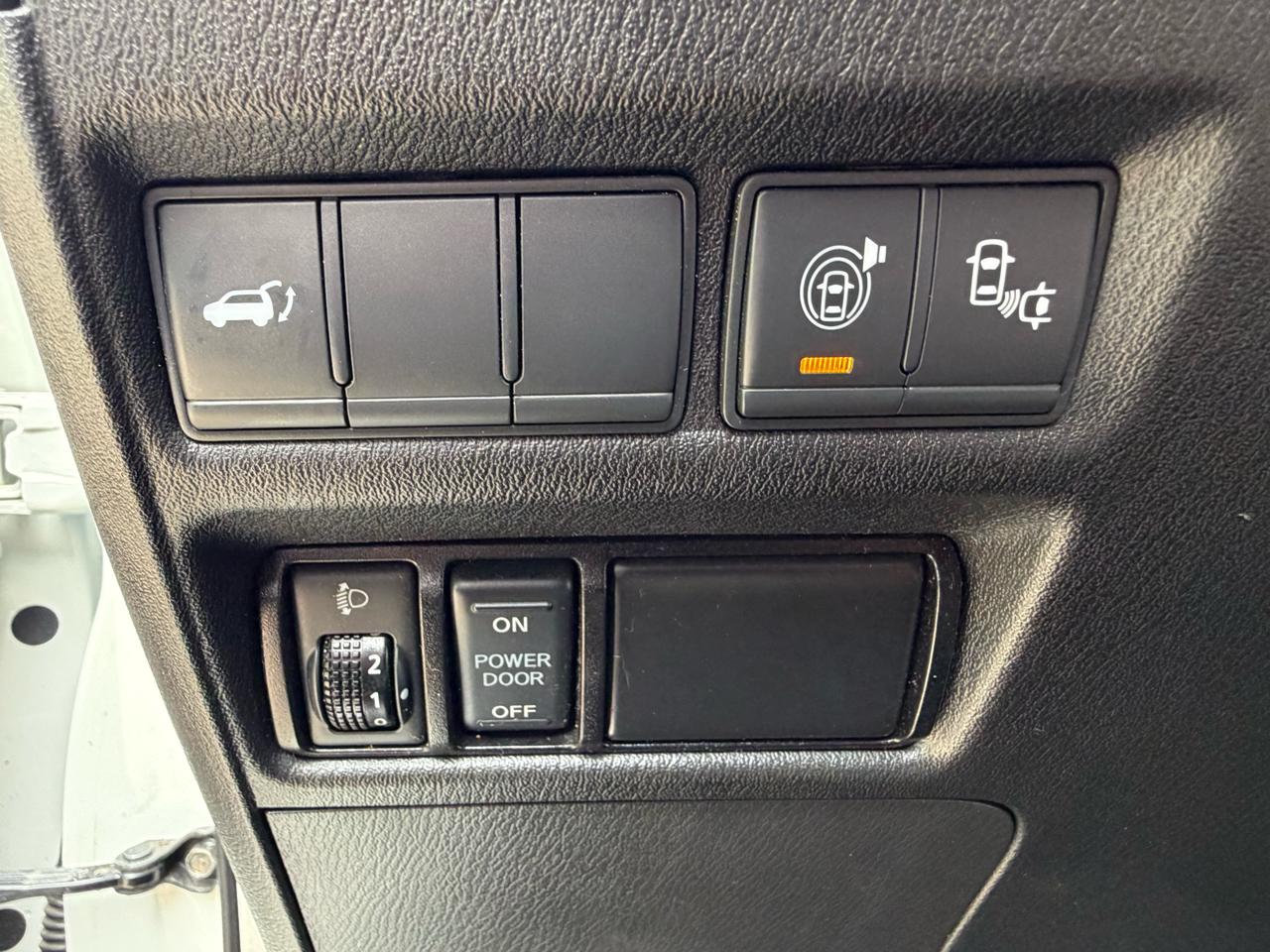 Nissan Armada 2WD 4dr Platinum 2017