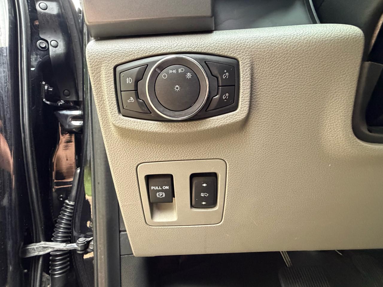 Ford F150 XLT Reg Cab 2WD 122 2019