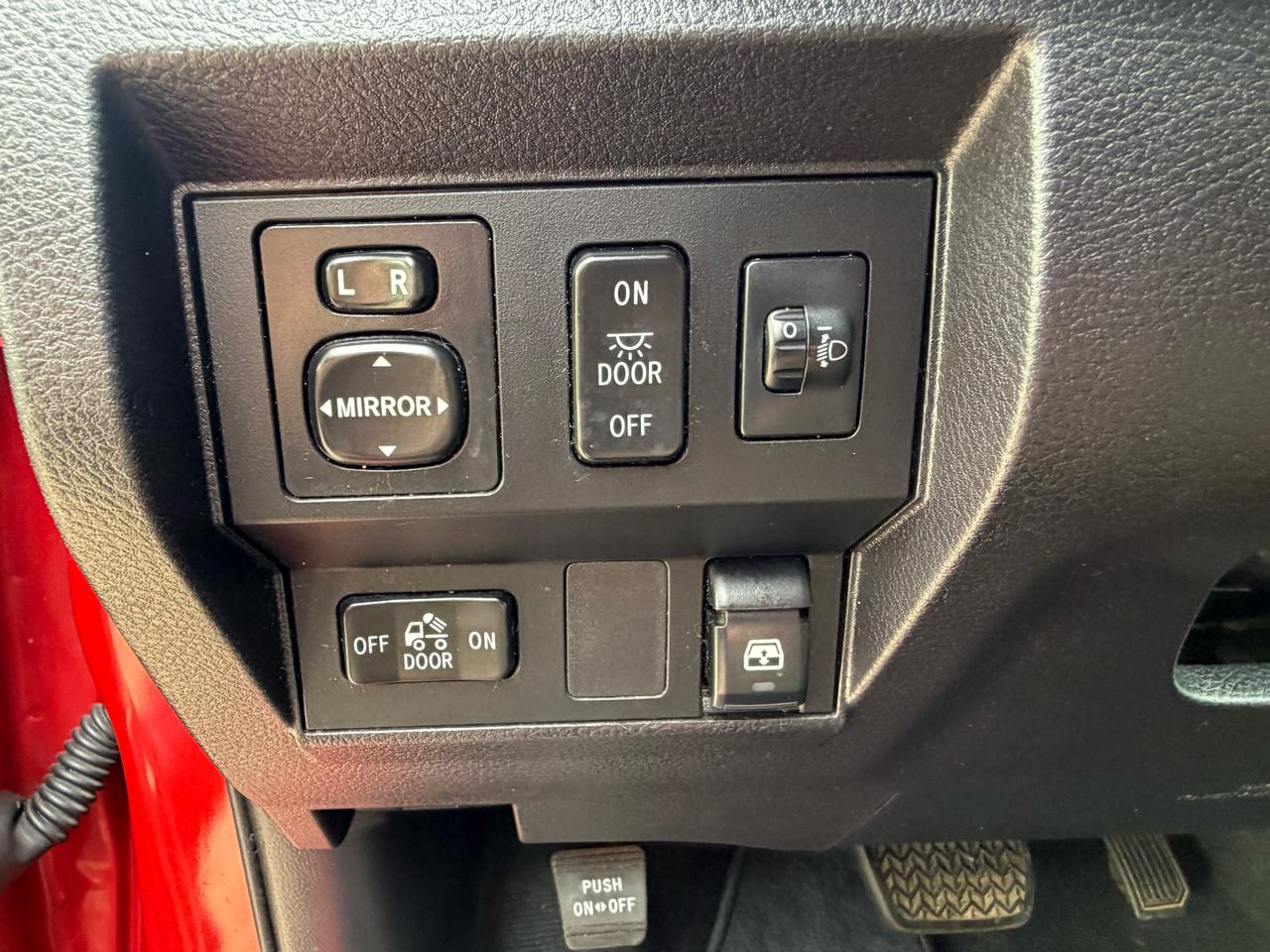 Toyota Tundra SR5 4.6L V8 Double Cab 2WD 2014