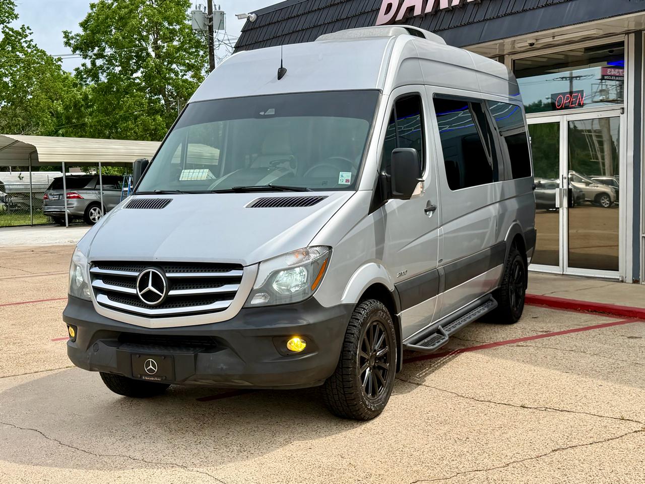 Mercedes-Benz Sprinter 2500 Passenger Van 144-in. WB 2016