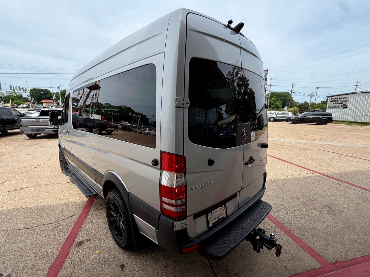 Mercedes-Benz Sprinter 2500 Passenger Van 144-in. WB 2016