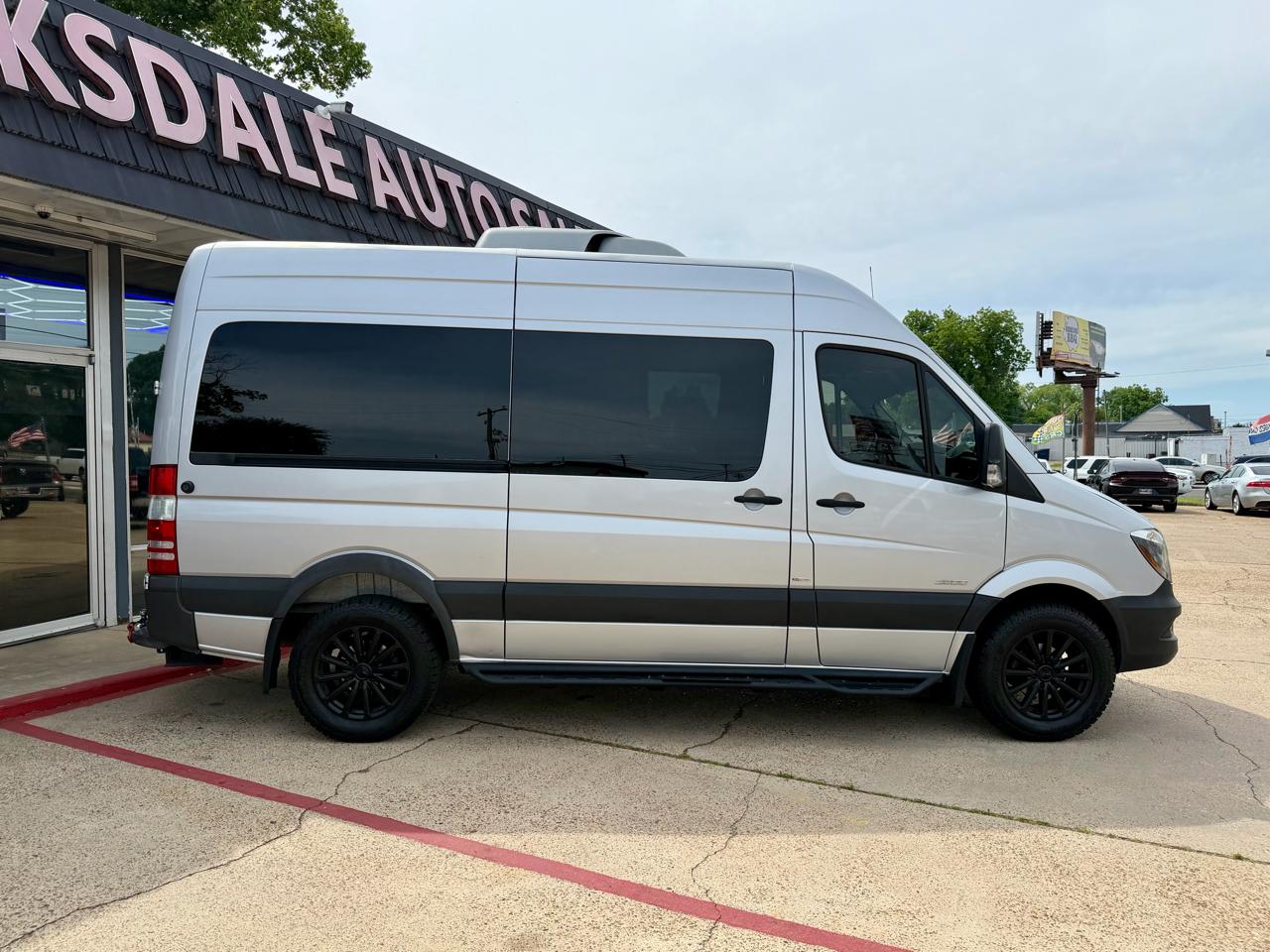 Mercedes-Benz Sprinter 2500 Passenger Van 144-in. WB 2016
