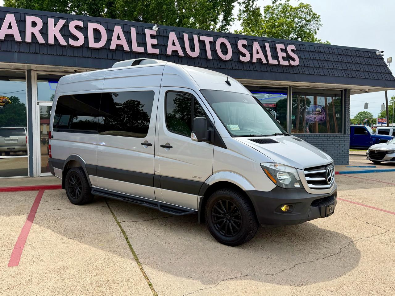 Mercedes-Benz Sprinter 2500 Passenger Van 144-in. WB 2016
