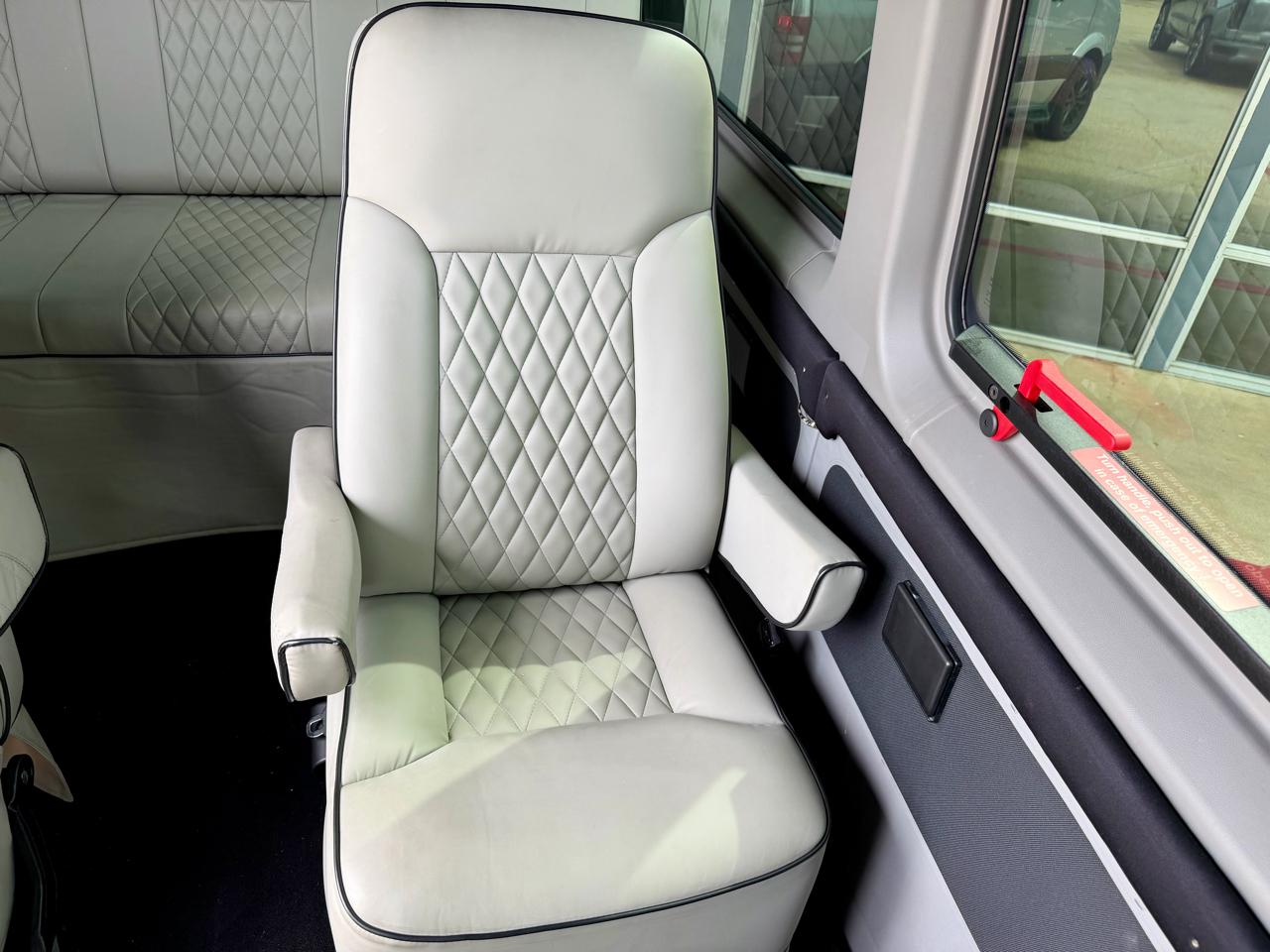 Mercedes-Benz Sprinter 2500 Passenger Van 144-in. WB 2016