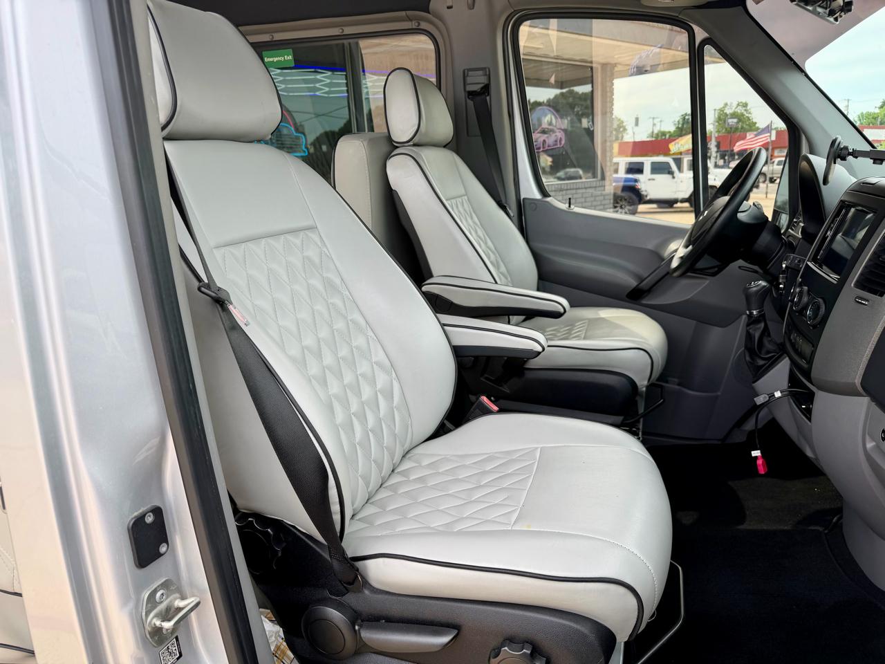 Mercedes-Benz Sprinter 2500 Passenger Van 144-in. WB 2016