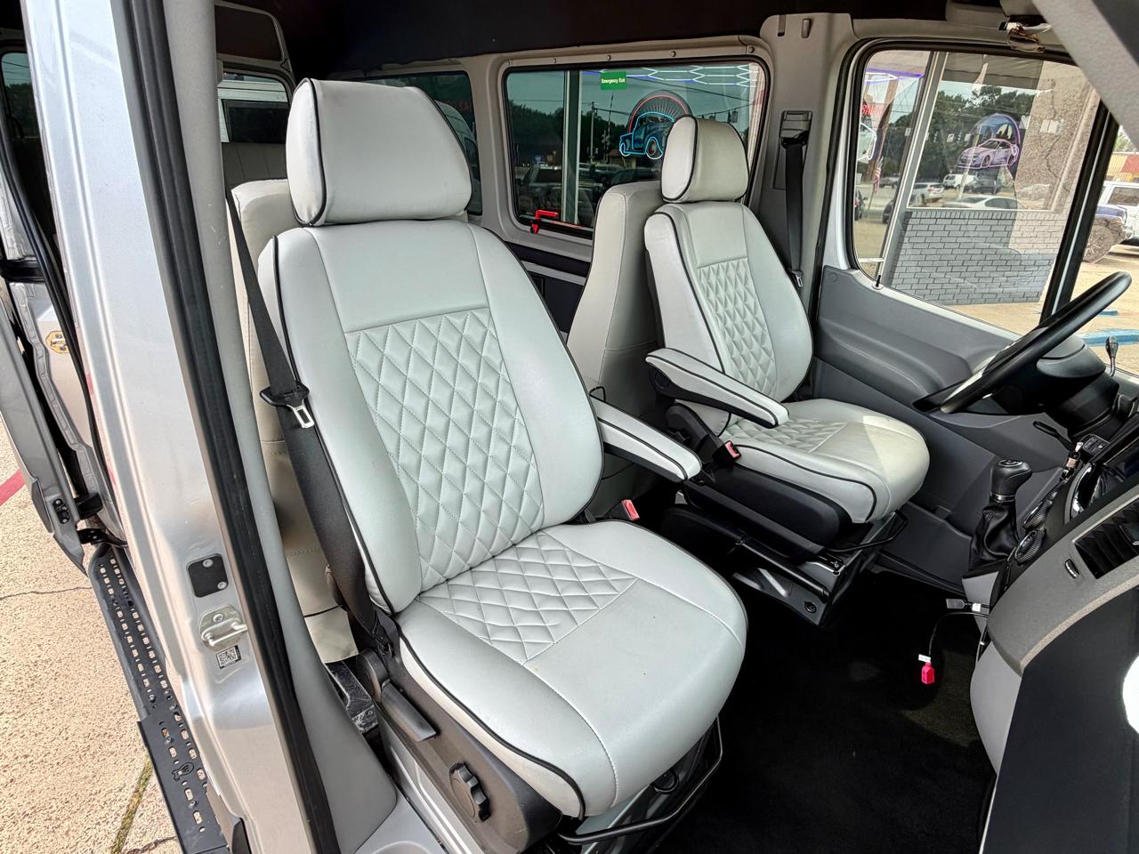 Mercedes-Benz Sprinter 2500 Passenger Van 144-in. WB 2016