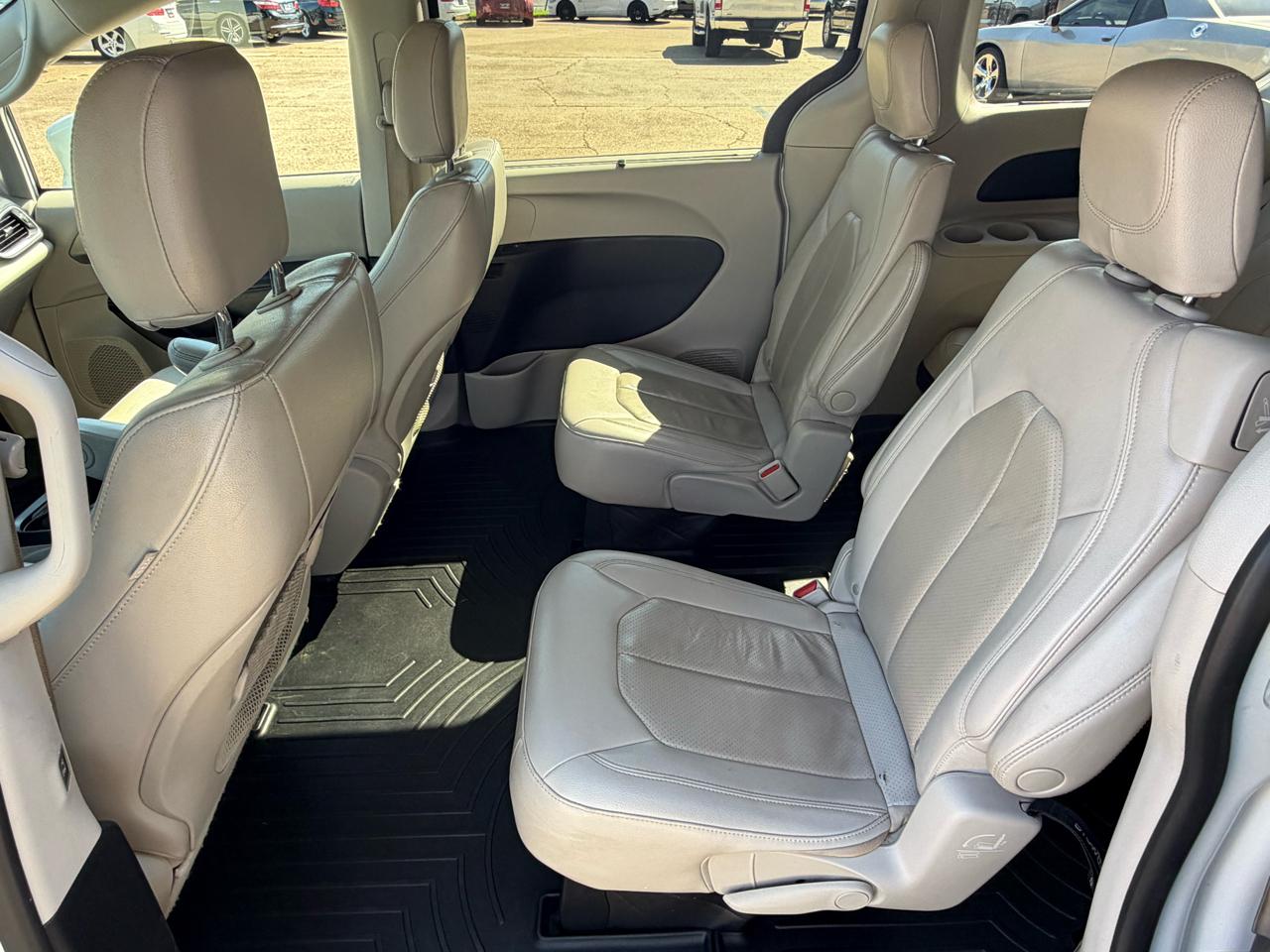 Chrysler Pacifica Limited FWD 2021
