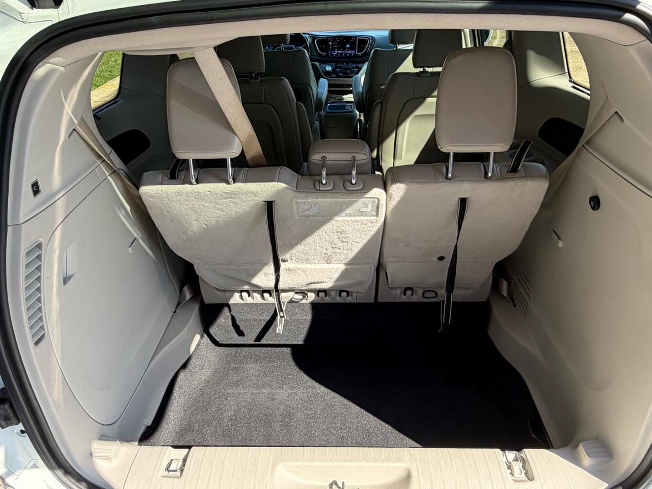 Chrysler Pacifica Limited FWD 2021
