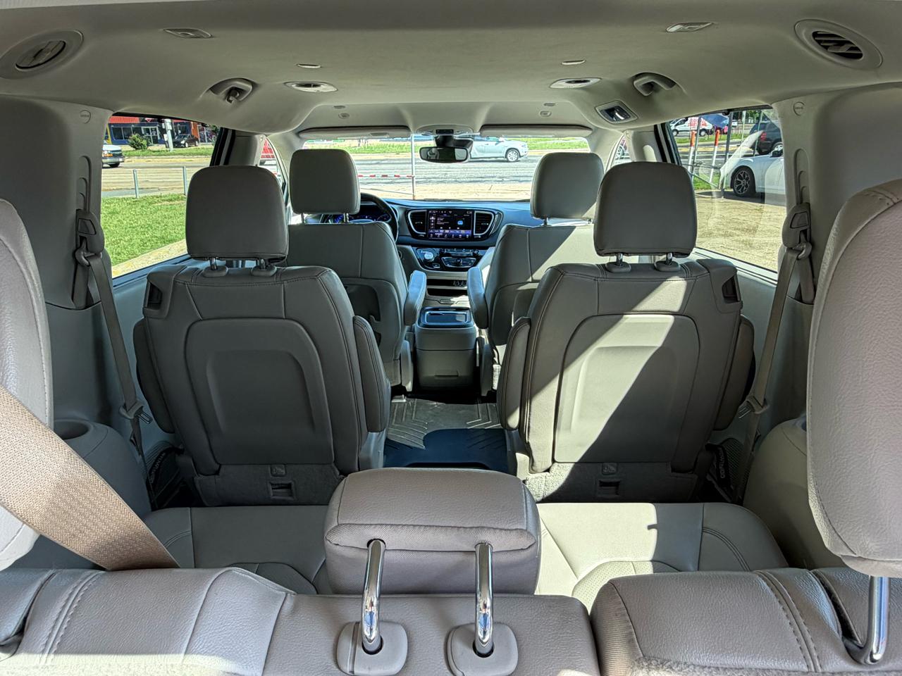 Chrysler Pacifica Limited FWD 2021