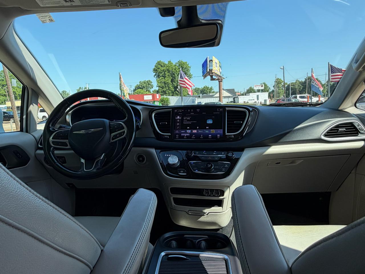 Chrysler Pacifica Limited FWD 2021