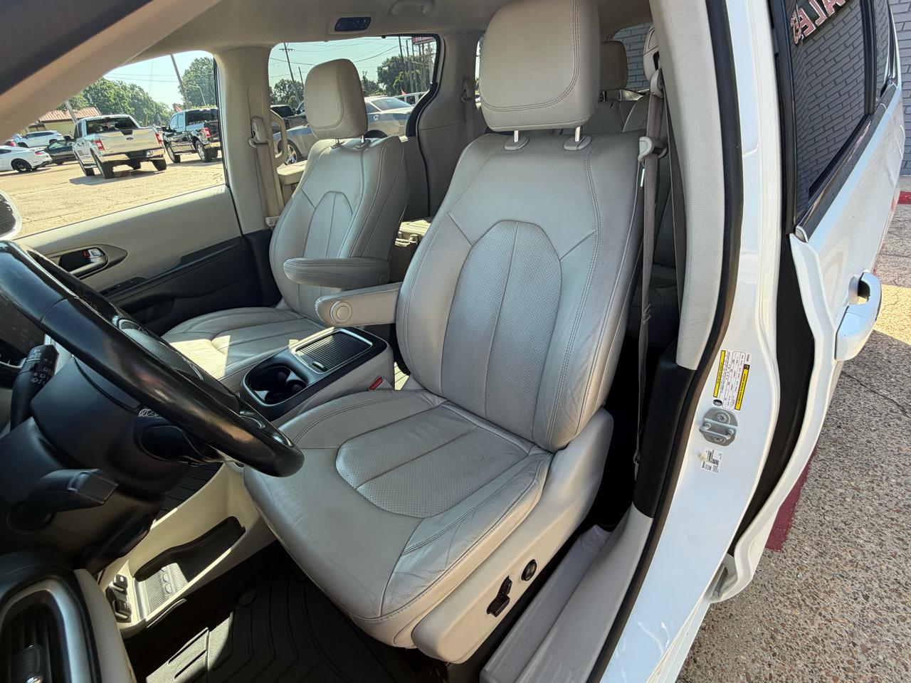 Chrysler Pacifica Limited FWD 2021