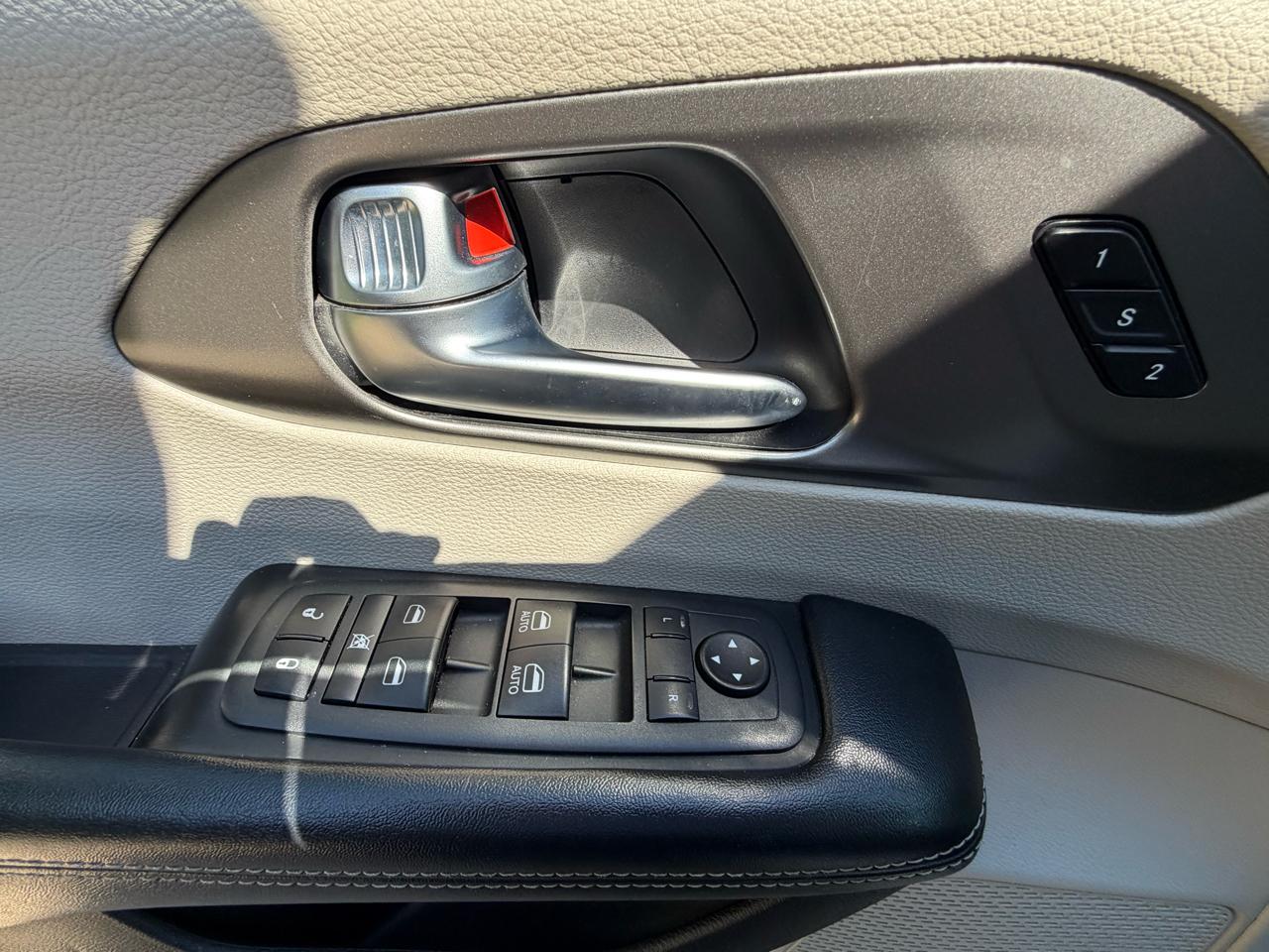 Chrysler Pacifica Limited FWD 2021