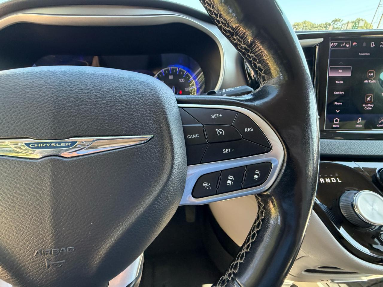 Chrysler Pacifica Limited FWD 2021