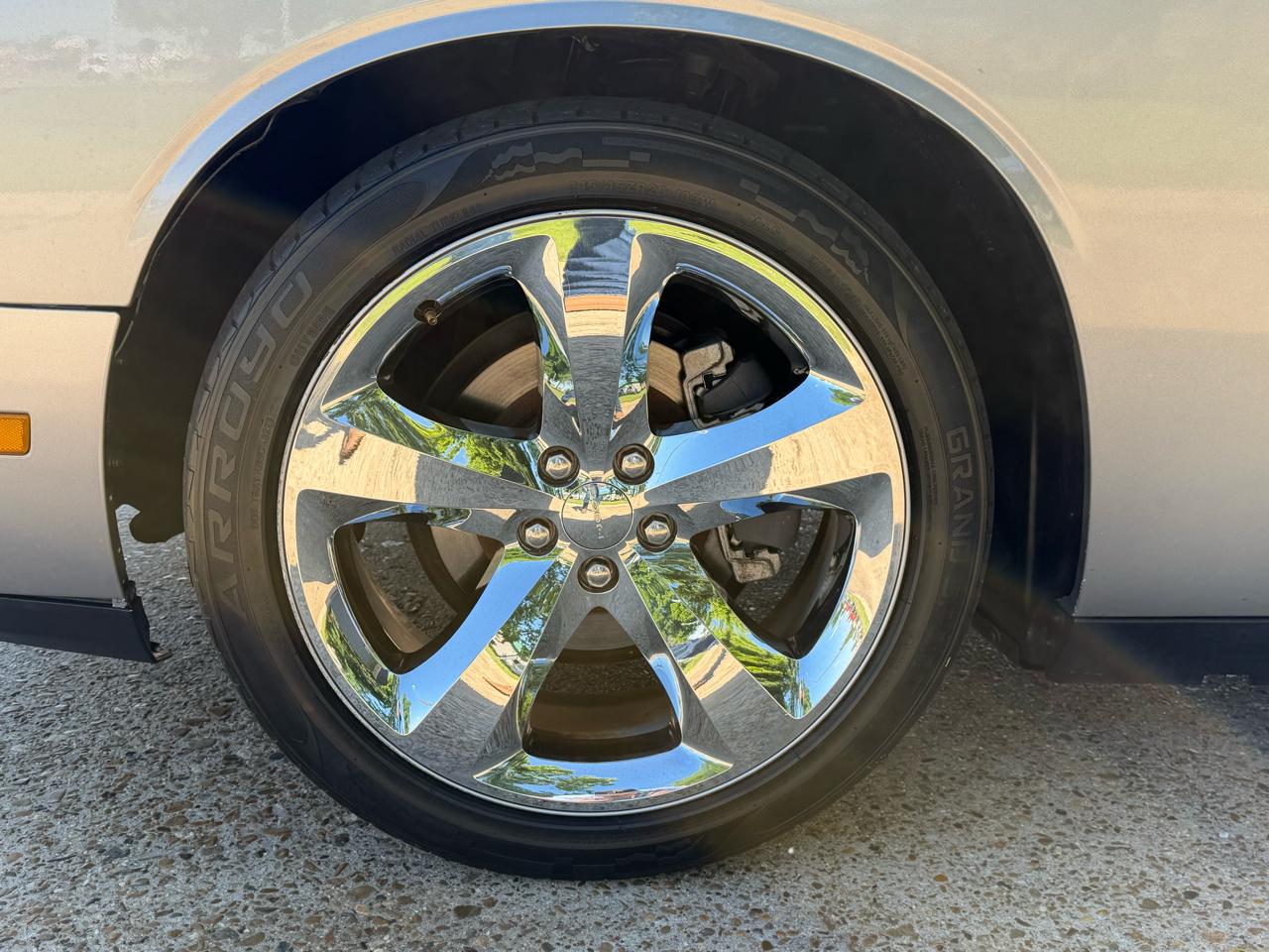 Dodge Challenger Base 2014