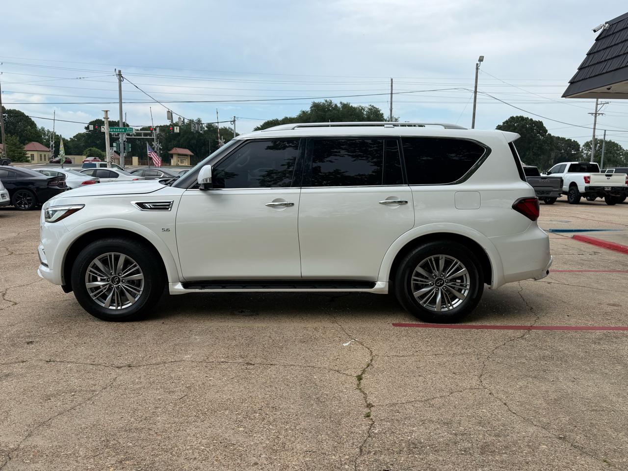 Infiniti QX80 LUXE RWD 2018