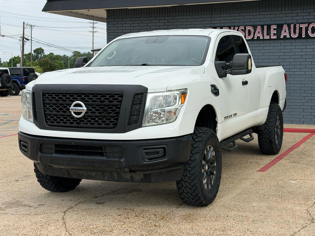 Nissan Titan XD 4WD Crew Cab SL Diesel 2017