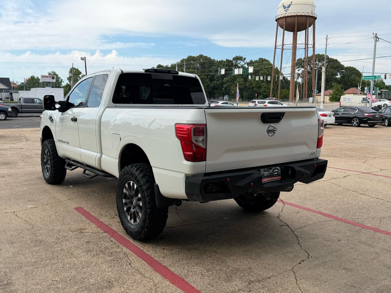 Nissan Titan XD 4WD Crew Cab SL Diesel 2017