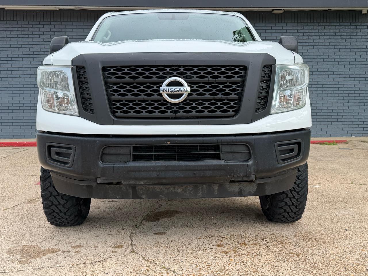 Nissan Titan XD 4WD Crew Cab SL Diesel 2017