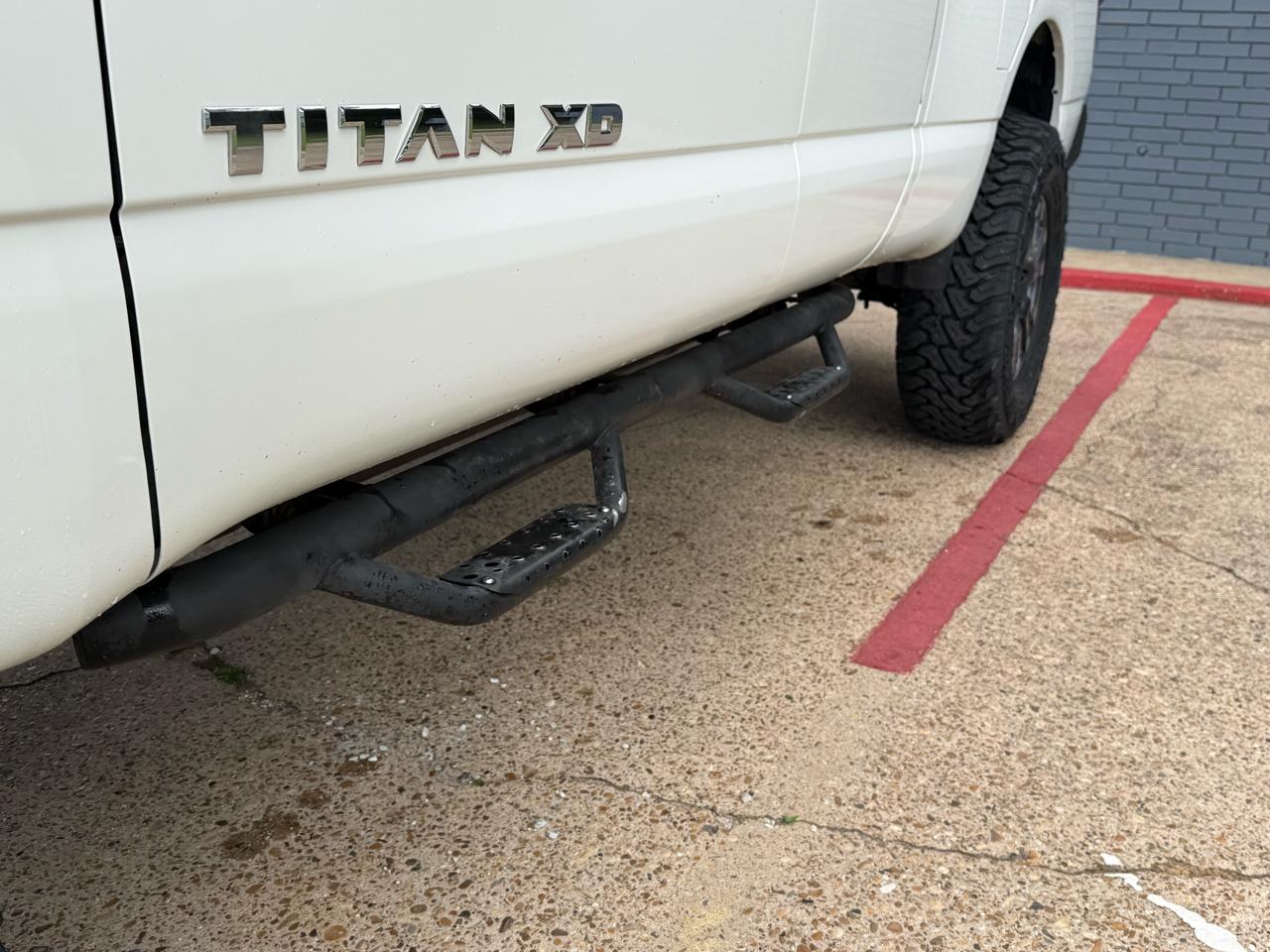 Nissan Titan XD 4WD Crew Cab SL Diesel 2017