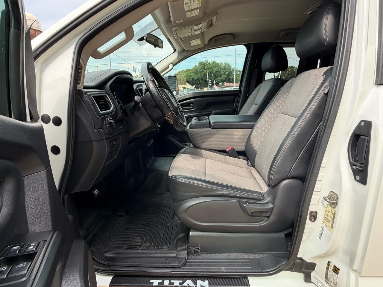Nissan Titan XD 4WD Crew Cab SL Diesel 2017