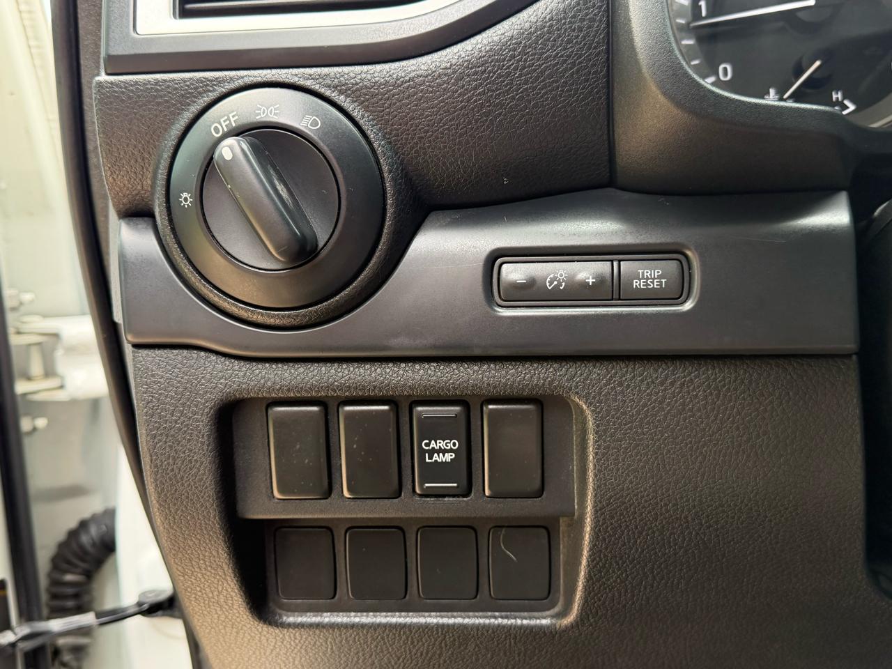 Nissan Titan XD 4WD Crew Cab SL Diesel 2017