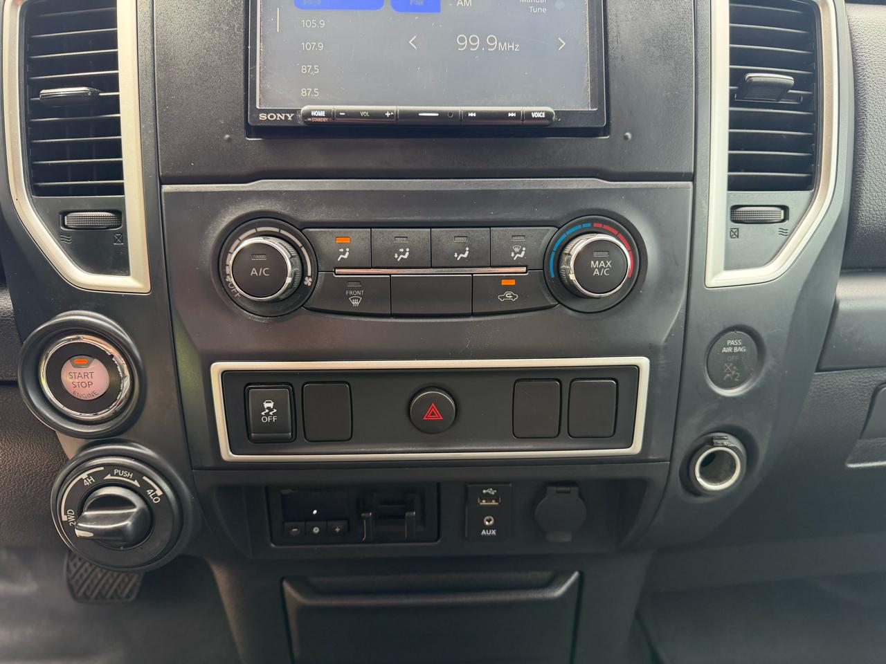 Nissan Titan XD 4WD Crew Cab SL Diesel 2017