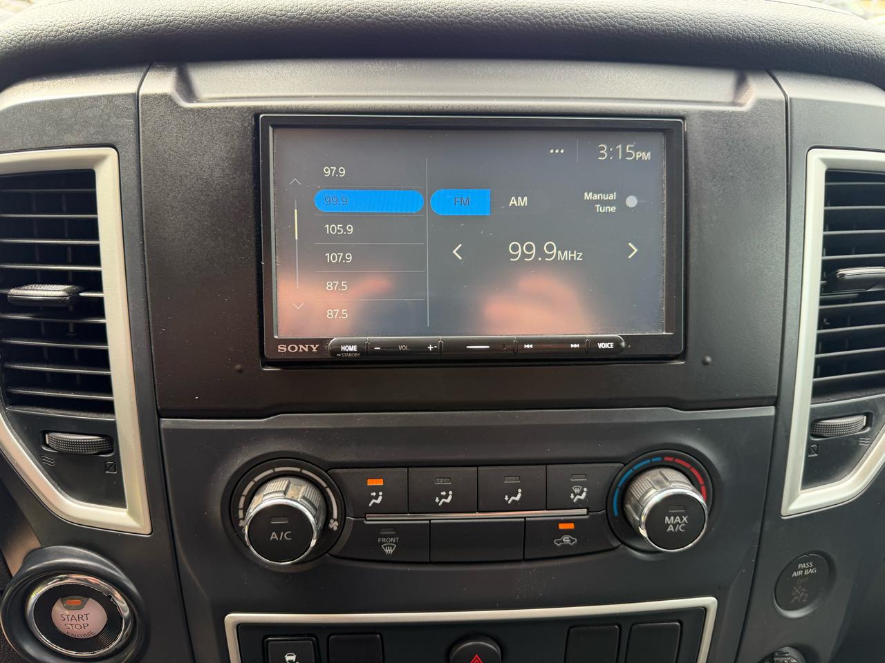 Nissan Titan XD 4WD Crew Cab SL Diesel 2017