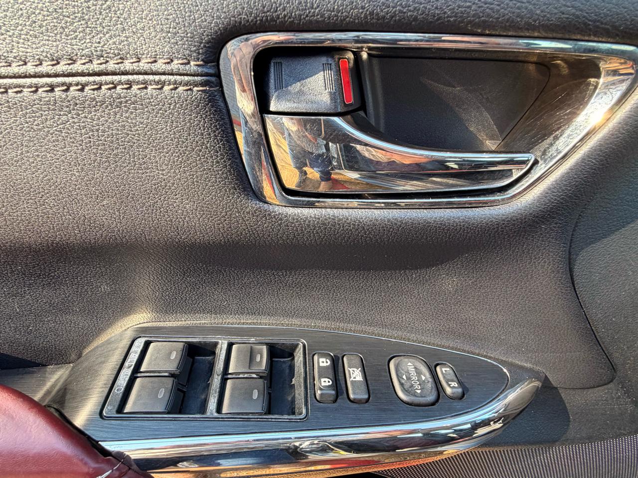 Toyota Avalon 4dr Sdn XLE Touring (Natl) 2013
