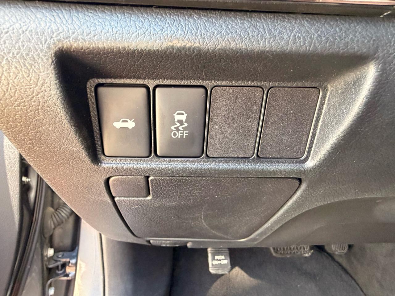 Toyota Avalon 4dr Sdn XLE Touring (Natl) 2013